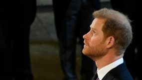 Le prince Harry le 14 septembre 2022, se recueillant devant le cercueil de la reine Elizabeth à Westminster Hall.