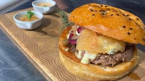 En France, les consommateurs mangent en moyenne 2,7 burgers par mois.