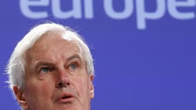Le commissaire européen au Marché intérieur, Michel Barnier, a fustigé lundi les propos "faux et absurdes" d'Arnaud Montebourg, qui a estimé que l'incapacité des institutions européennes à défendre l'intérêt des peuples européens alimentait la montée des