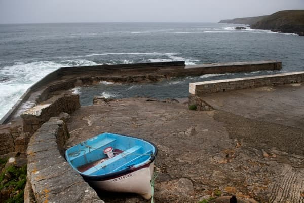 La digue de Pors-Boulous, le 20 mai 2022 à Plogoff, dans le Finistère