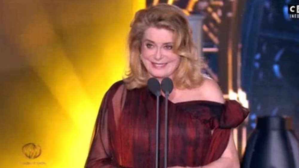 Catherine Deneuve ouvrant la 11e cérémonies des Globes de cristal, diffusés sur C8 le 30 janvier 2017. Catherine Deneuve ouvrant la 11e cérémonies des Globes de cristal, diffusés sur C8 le 30 janvier 2017.