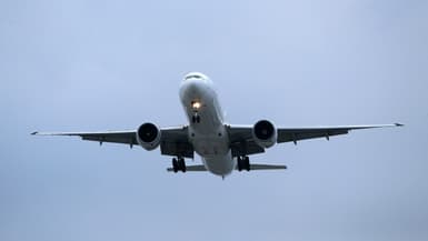 Un Boeing 777-300ER d'Air France-KLM en phase d'approche  pour se poser à Roissy-Charles de Gaulle le 3 juin 2021