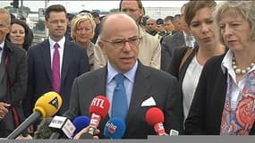 Calais: Cazeneuve se félicite d'une division "par dix" des intrusions dans le tunnel