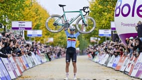 Florian Vermeersch remporte les Championnats u monde de Gravel, le 12 octobre 2025