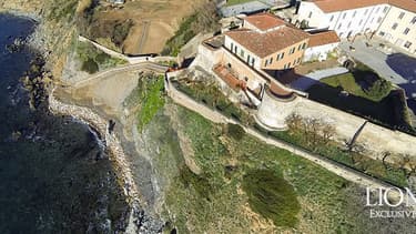 Cette villa coûte entre 5 et 10 millions d'euros.