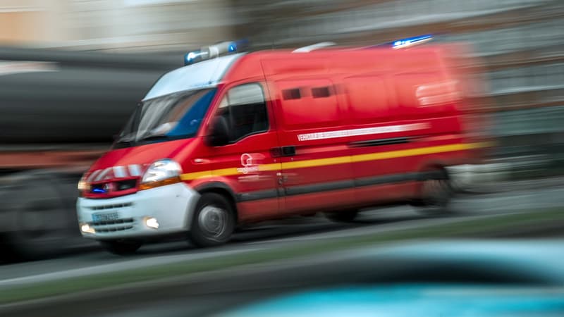 L'homme a tenté d'éteindre l'incendie avant l'arrivée des pompiers.