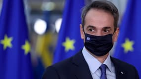 le Premier ministre grec Kyriakos Mitsotakis arrive pour un sommet des dirigeants européens à Bruxelles, le 16 décembre 2021