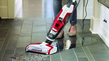 Cet aspirateur-balai Bissell crée l'événement, vu son prix en baisse, on comprend pourquoi
