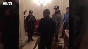 Floyd Mayweather débarque à l’hôtel avec ses tigres