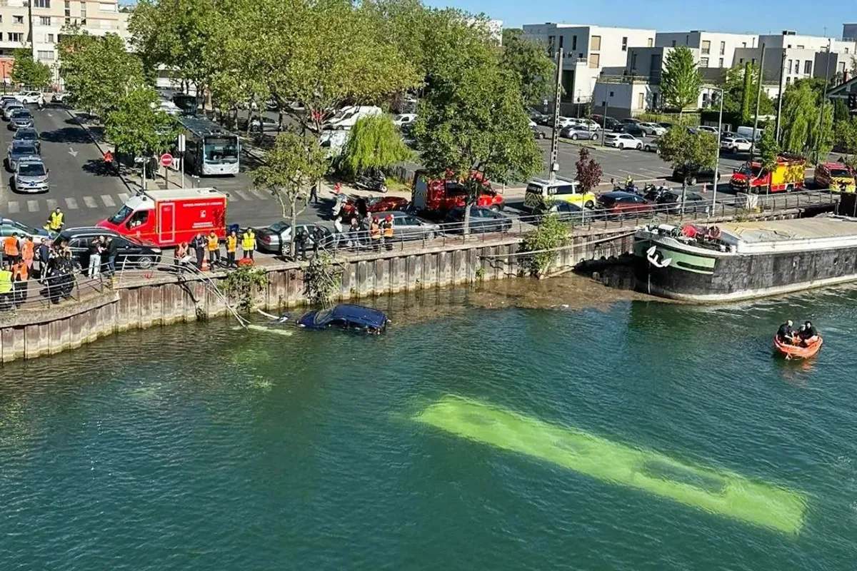 Un bus d'apprentissage plonge dans la Seine à Juvisy-sur-Orge : quatre personnes secourues — image 3