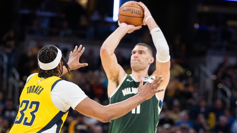 B. Lopez vs M. Turner