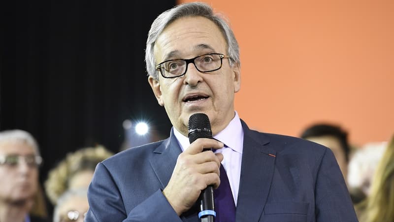 Francis Chouat, ancien maire d'Evry-Courcouronnes, annonce être atteint d'un cancer du poumon