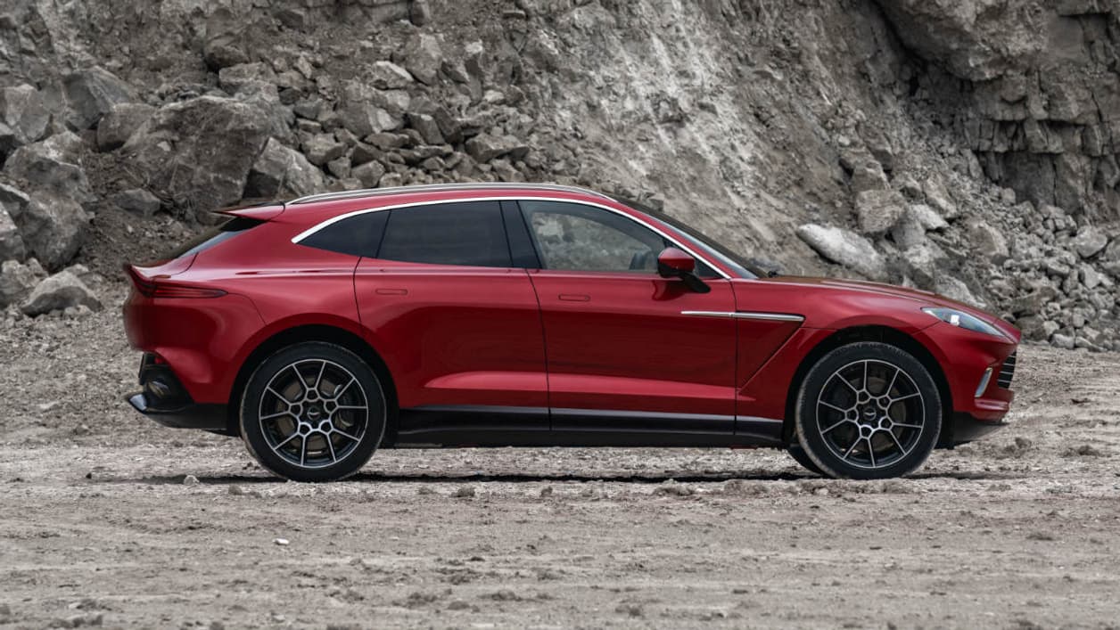 Le DBX offre une silhouette assez agressive pour rester fidèle à l'ADN sportif d'Aston Martin Le DBX offre une silhouette assez agressive pour rester fidèle à l'ADN sportif d'Aston Martin