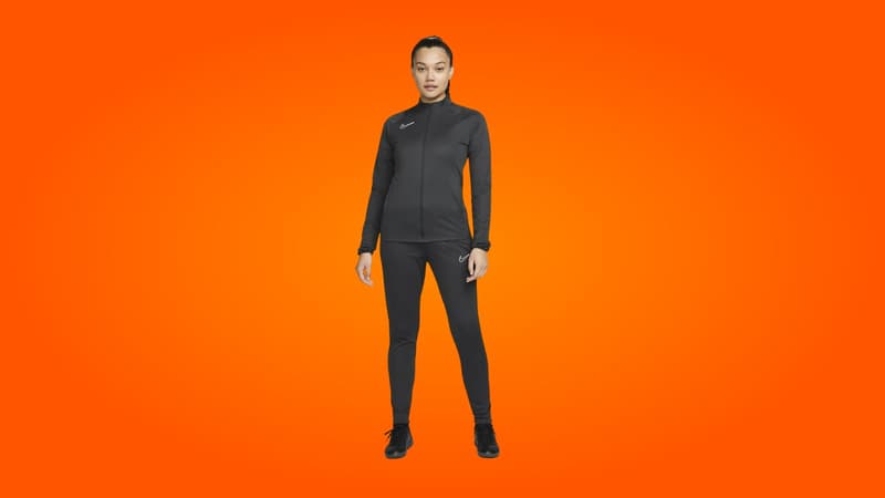 Cet ensemble de survêtement Nike profite d'une belle promotion sur le site officiel de la marque