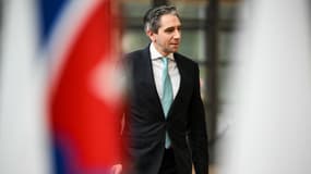 Le ministre des Finances et vice-Premier ministre irlandais, Simon Harris, arrive à une réunion avec les ministres des Finances de la zone euro à la Commission européenne, à Bruxelles, le 11 décembre 2025 (photo d'illustration).