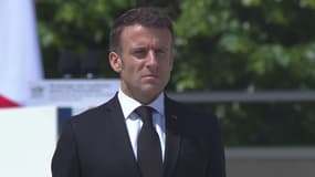 Emmanuel Macron lors de la cérémonie d'hommage aux policiers tués dans un accident de voiture, à Roubaix, le 25 mai 2023