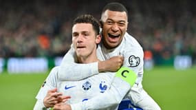 Benjamin Pavard et Kylian Mbappé lors de Irlande-France en mars 2023
