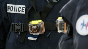 Un policier équipé d'une caméra-piéton.