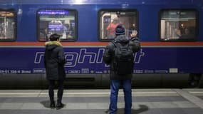 Un train de nuit de la compagnie nationale autrichienne ÖBB à destination de Rome prêt au départ le 27 février 2019 à Vienne