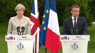 Theresa May et Emmanuel Macron ont effectué une déclaration commune dans le jardin de l'Élysée.