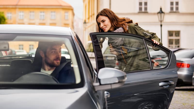 La ministre du Travail Muriel Pénicaud a annoncé ce jeudi le lancement d'une mission sur le statut des travailleurs des plateformes et des "propositions d'ici l'été", au lendemain d'une décision historique de la Cour de cassation contre Uber.