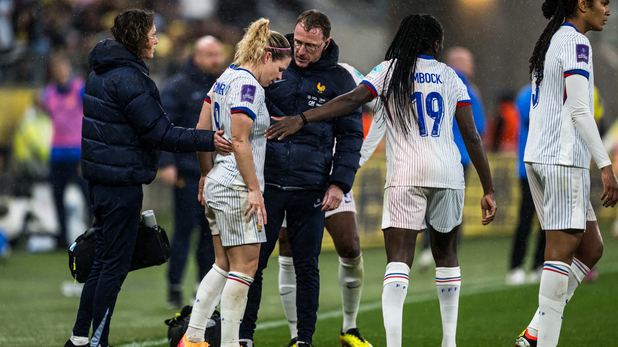 Eugénie Le Sommer va se faire opérer du genou, coup dur pour Lyon et les Bleues thumbnail