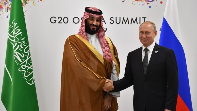 Le prince héritier saoudien, Mohammad ben Salmane, et le président russe, Vladimir Poutine, au sommet du G20 d'Osaka.