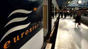 Le trafic Eurostar a été brièvement interrompu samedi matin en raison d'un dégagement de fumée dans une navette d'Eurotunnel dans le tunnel sous la Manche. /Photo d'archives/REUTERS/Stephen Hird