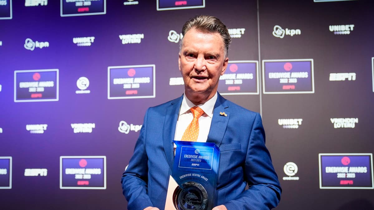 Au cours de la soirée, Louis van Gaal s'est livré à une introspection, revenant sur ses relations souvent difficiles avec la presse Au cours de la soirée, Louis van Gaal s'est livré à une introspection, revenant sur ses relations souvent difficiles avec la presse