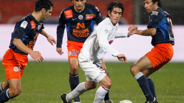 Le Lyonnais Delgado face à 3 Montpelliérains au match aller
