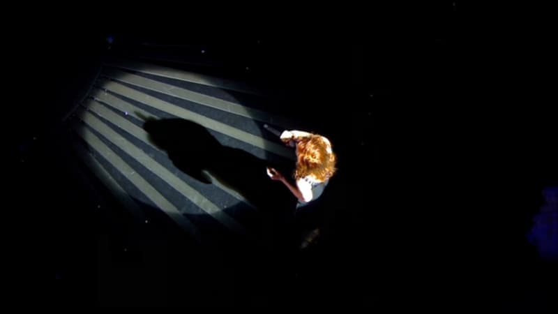 Emji, interprétant "Amazing Grace" a cappella jeudi 5 mars 2015