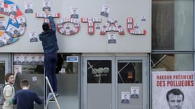 Des militants pour l'environnement se sont déployés ce vendredi à La Défense, comme la tour Total, lors d'une opération de désobéissance civile de masse pour dénoncer la "République des pollueurs".