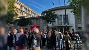 Une mobilisation devant le lycée Hélène-Boucher, dans le 20e arrondissement de Paris, le lundi 10 juin 2024.