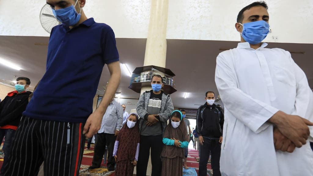 Des fidèles dans une mosquée de Gaza le 24 mai 2020.