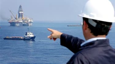 Tony Hayward, le directeur général de BP, ici dans le Golfe du Mexique. Le pétrolier britannique a annoncé que l'opération "top kill" de colmatage du puits de pétrole endommagé dans le golfe du Mexique se poursuivrait toute la journée de samedi et pourrai