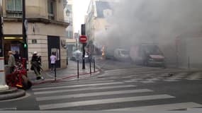 Véhicule en feu à Paris - Témoins BFMTV