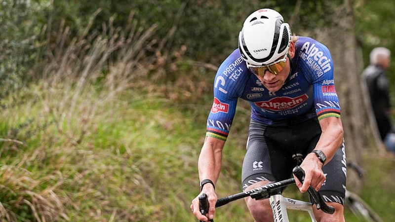 Le coureur neerlandais Mathieu van der Poel sur la deuxieme etape de Tirreno Adriatico 10 mars 2026 2250452