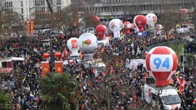 Le cortège parisien de la mobilisation contre la réforme des retraites prêt à s'élancer le mardi 31 janvier, place d'Italie.