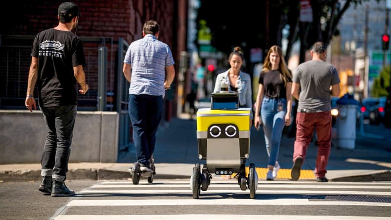 Le robot de Serve Robotics, capable de livrer de la nourriture de façon autonome