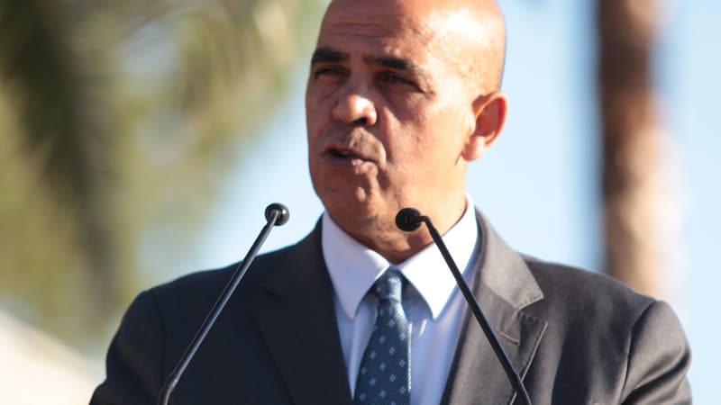 Une enquête préliminaire a été ouverte à Toulouse sur l'attribution de marchés à des proches du ministre délégué aux Anciens combattants Kader Arif, ici le 14 août à Saint-Raphaël.