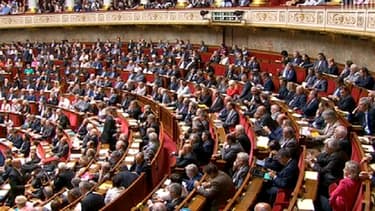 Dans les rangs de l'Assemblée, les députés ne se sont pas privés de pianoter sur leur smartphone pendant le discours de politique générale de Manuel Valls.