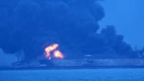 Le pétrolier a entièrement pris feu après la collision