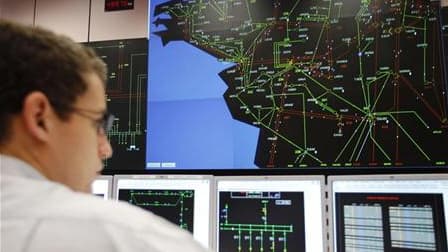 Salle de suivi de la consommation électrique en France dans les locaux du Réseau de transport d'électricité (RTE). Le risque de coupures d'électricité en France cet hiver est modéré, annonce RTE mercredi dans une étude annuelle consacrée à l'équilibre ent