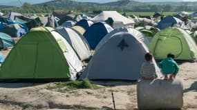 Des enfants de réfugiés à la frontière gréco-macédonienne le 21 avril 2016. 