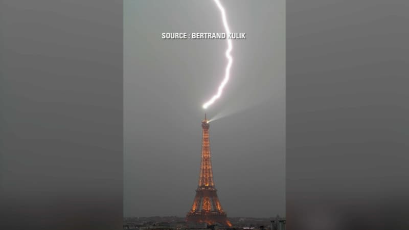 Le photographe Bertrand Kulik a pu immortaliser la foudre frappant la Tour Eiffel.