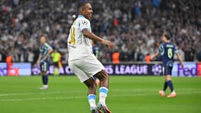 Igor Paixao célébrant un but avec l'OM contre l'Ajax Amsterdam, le 30 septembre 2025