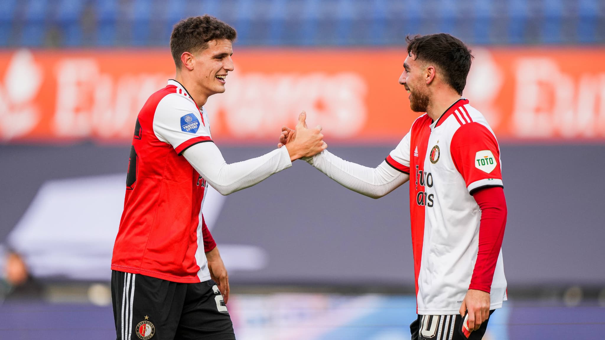 Guus Til et Orkun Kökcü avec Feyenoord, le 21 novembre 2021 Guus Til et Orkun Kökcü avec Feyenoord, le 21 novembre 2021