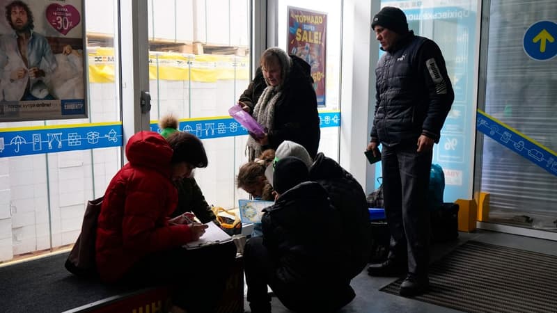 Guerre en Ukraine: 30.000 civils évacués de Marioupol en une semaine