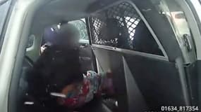 Des policiers américains suspendus après avoir menotté une enfant de 9 ans
