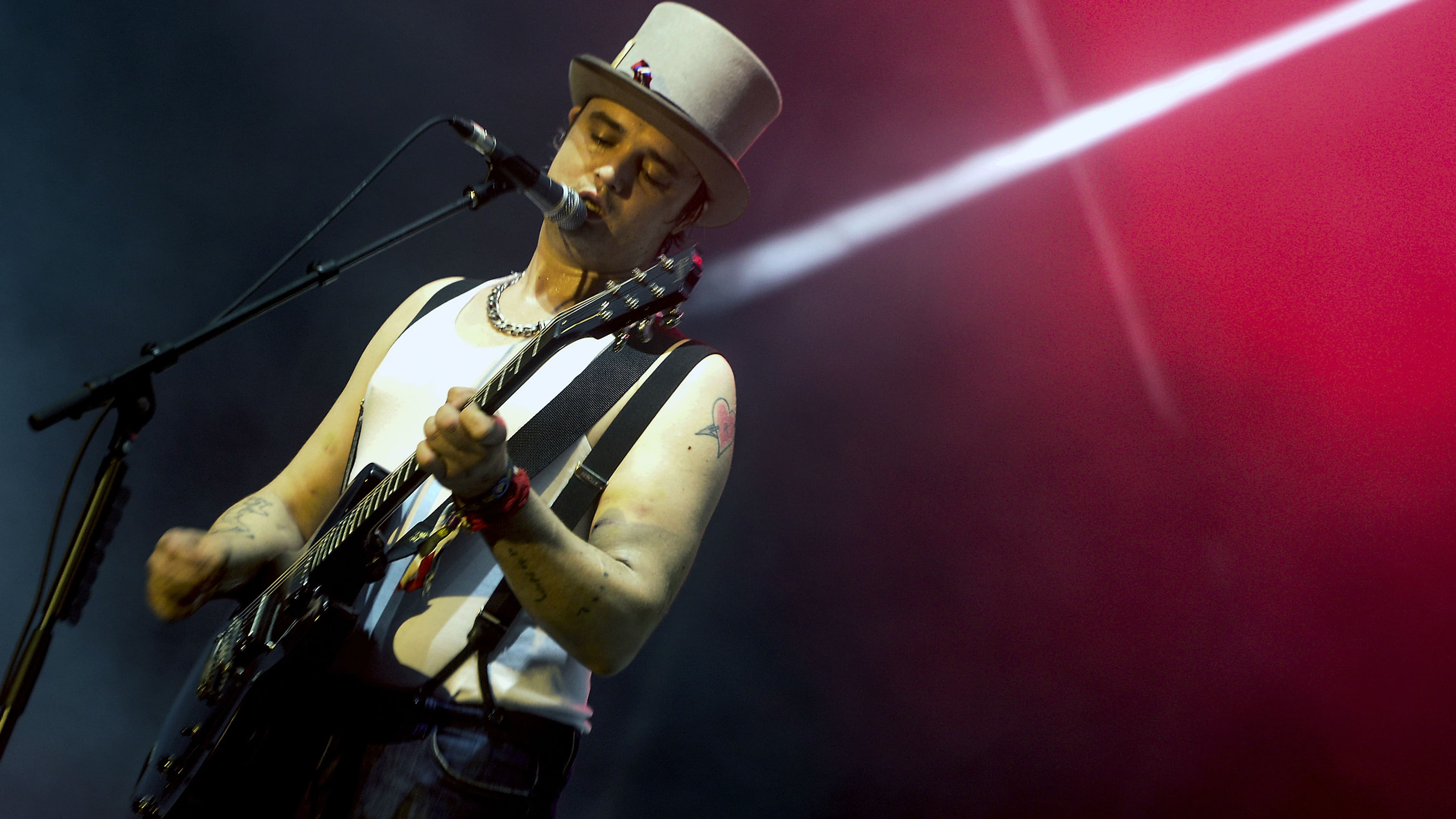 Pete Doherty en concert au Benicassim International Festival en 2014